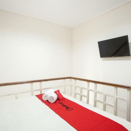 Reddoorz @ Mayjen Sungkono Surabaya Exterior foto